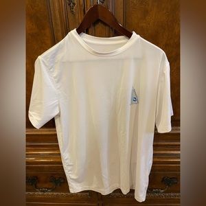 Men’s XS Vineyard Vines performance tee.  Great condition.